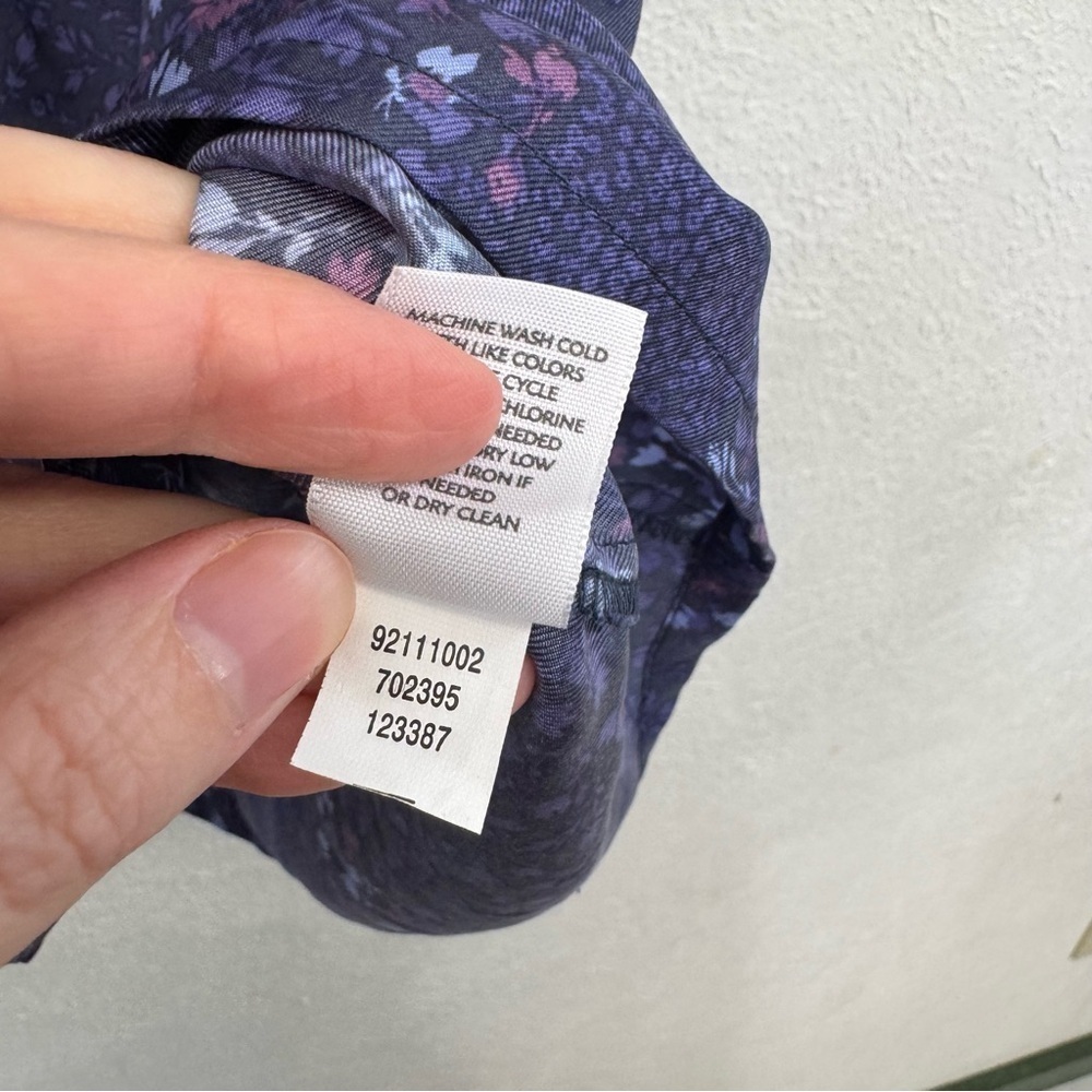 J. Jill Silk Blue Marin Floral Sleeveless Blouse Size XS - Picture 6 of 9